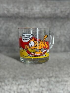 Vintage 1980s Garfield McDonaldâs Glass Mug Odie Skateboard Retro Jim Davis
